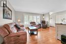 221 Mackenzie Crescent, Haldimand, ON  - Indoor Photo Showing Living Room 