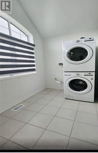 15 Saxony Street, Kitchener, ON - Indoor Photo Showing Laundry Room