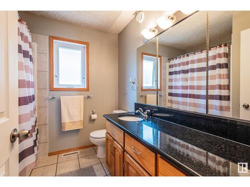 15723 93 St Nw, Edmonton, AB - Indoor Photo Showing Bathroom