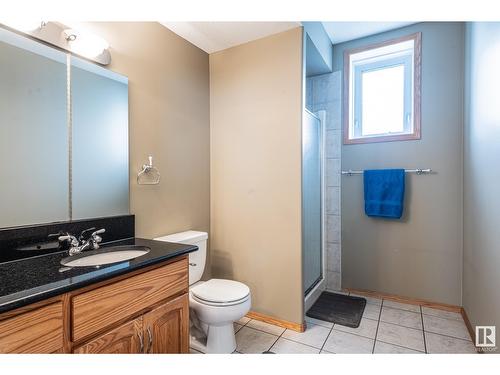 15723 93 St Nw, Edmonton, AB - Indoor Photo Showing Bathroom