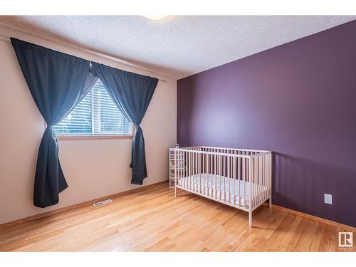 15723 93 St Nw, Edmonton, AB - Indoor Photo Showing Bedroom