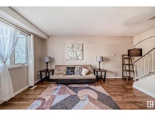 9E Clareview Vg Nw, Edmonton, AB - Indoor