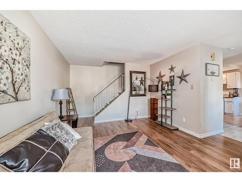 9E Clareview Vg Nw, Edmonton, AB - Indoor Photo Showing Living Room