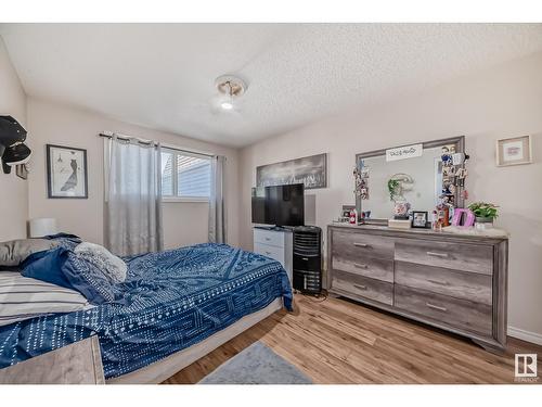 9E Clareview Vg Nw, Edmonton, AB - Indoor Photo Showing Bedroom