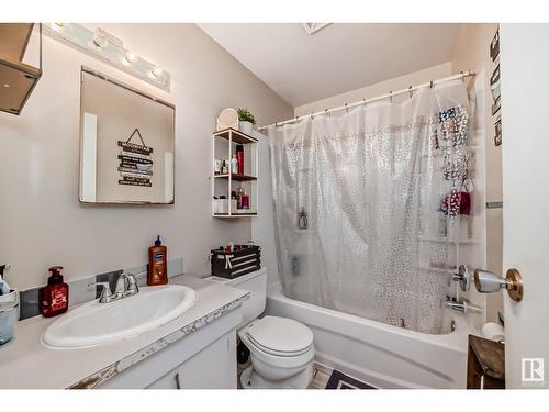 9E Clareview Vg Nw, Edmonton, AB - Indoor Photo Showing Bathroom