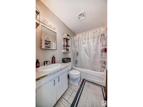 9E Clareview Vg Nw, Edmonton, AB - Indoor Photo Showing Bathroom