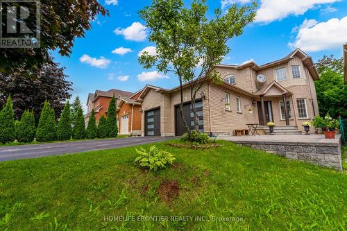 779 Best Circle, Newmarket, ON - Outdoor With Facade