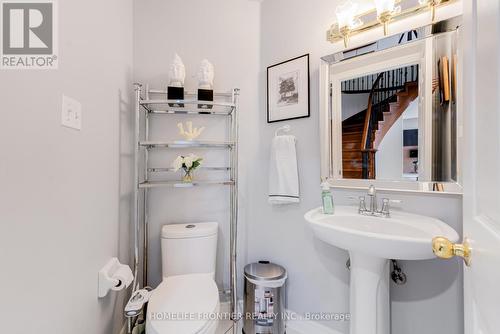 779 Best Circle, Newmarket, ON - Indoor Photo Showing Bathroom