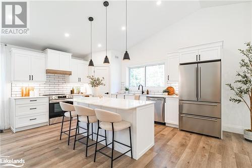 93 Summer Leigh Trail, Huntsville, ON - Indoor Photo Showing Kitchen With Upgraded Kitchen