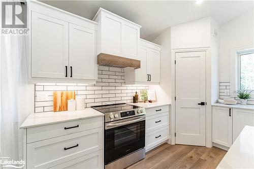 93 Summer Leigh Trail, Huntsville, ON - Indoor Photo Showing Kitchen With Upgraded Kitchen