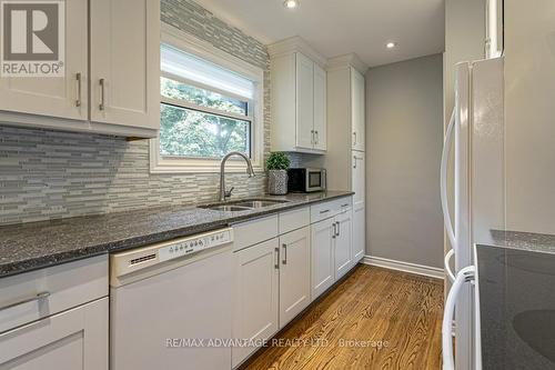 315 Bloxam Avenue, London, ON - Indoor Photo Showing Kitchen With Double Sink