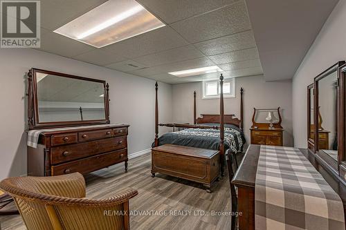 315 Bloxam Avenue, London, ON - Indoor Photo Showing Bedroom