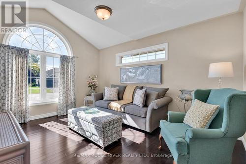 2 Beacon Drive, Brighton, ON - Indoor Photo Showing Living Room