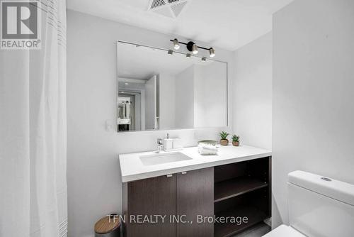 2910 - 155 Yorkville Avenue, Toronto, ON - Indoor Photo Showing Bathroom