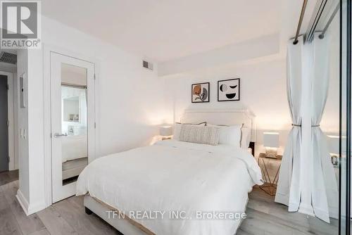 2910 - 155 Yorkville Avenue, Toronto, ON - Indoor Photo Showing Bedroom