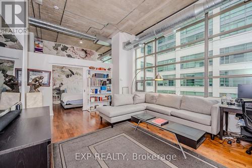 403 - 637 Lake Shore Boulevard W, Toronto, ON - Indoor