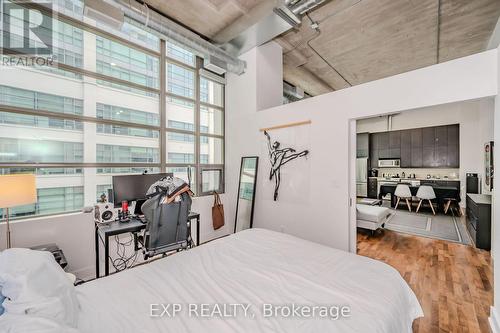 403 - 637 Lake Shore Boulevard W, Toronto, ON - Indoor Photo Showing Bedroom