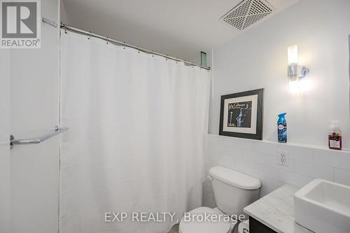 403 - 637 Lake Shore Boulevard W, Toronto, ON - Indoor Photo Showing Bathroom