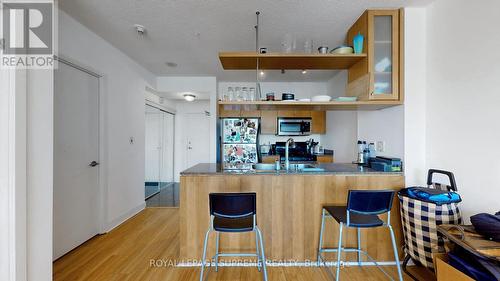 3509 - 5 Mariner Terrace, Toronto, ON - Indoor Photo Showing Kitchen