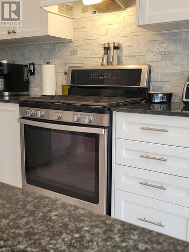 11 Farwell Avenue, Wasaga Beach, ON - Indoor Photo Showing Kitchen