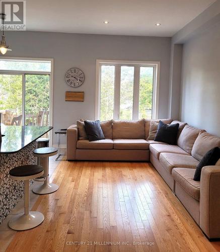 11 Farwell Avenue, Wasaga Beach, ON - Indoor Photo Showing Living Room