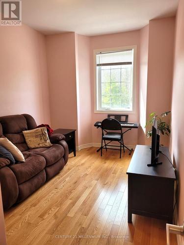 11 Farwell Avenue, Wasaga Beach, ON - Indoor Photo Showing Living Room