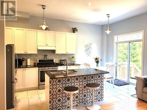 11 Farwell Avenue, Wasaga Beach, ON - Indoor Photo Showing Kitchen