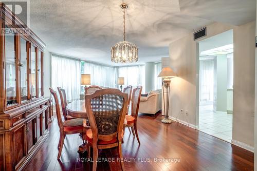 211 - 45 Kingsbridge Garden Circle, Mississauga, ON - Indoor Photo Showing Dining Room