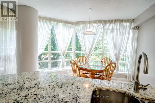 211 - 45 Kingsbridge Garden Circle, Mississauga, ON - Indoor Photo Showing Dining Room