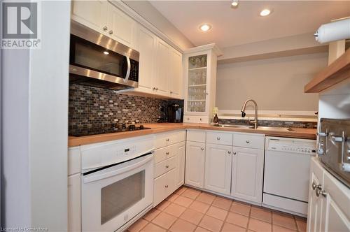 1564 Kerns Road Unit# 1, Burlington, ON - Indoor Photo Showing Kitchen