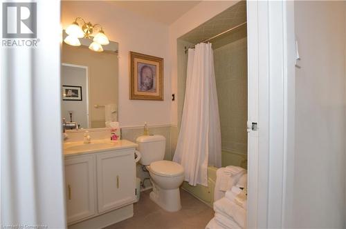 1564 Kerns Road Unit# 1, Burlington, ON - Indoor Photo Showing Bathroom