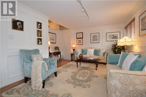 1564 Kerns Road Unit# 1, Burlington, ON - Indoor Photo Showing Living Room