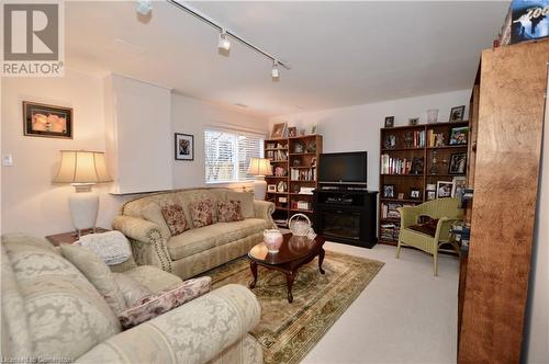 1564 Kerns Road Unit# 1, Burlington, ON - Indoor Photo Showing Living Room