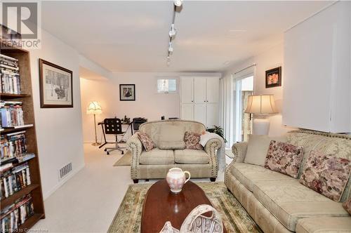 1564 Kerns Road Unit# 1, Burlington, ON - Indoor Photo Showing Living Room