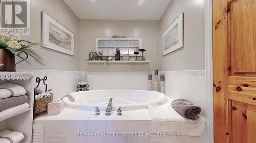 62 Jasper Drive, Kawartha Lakes, ON - Indoor Photo Showing Bathroom