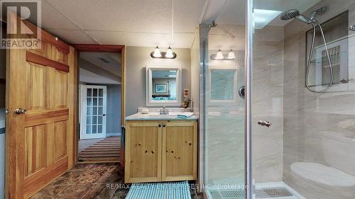 62 Jasper Drive, Kawartha Lakes, ON - Indoor Photo Showing Bathroom