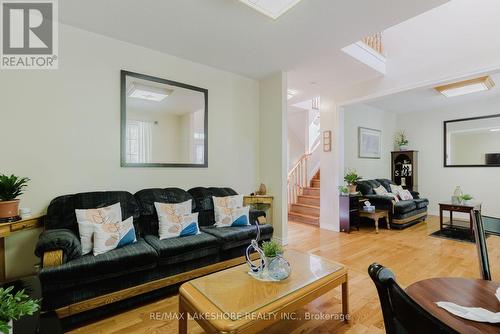 808 Prince Of Wales Drive, Cobourg, ON - Indoor Photo Showing Living Room