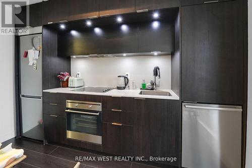 614 - 170 Sumach Street, Toronto, ON - Indoor Photo Showing Kitchen With Upgraded Kitchen