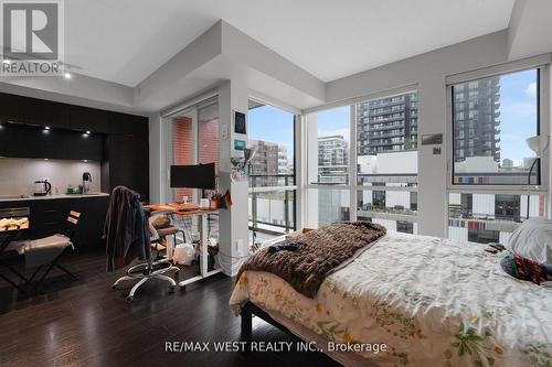 614 - 170 Sumach Street, Toronto, ON - Indoor Photo Showing Bedroom