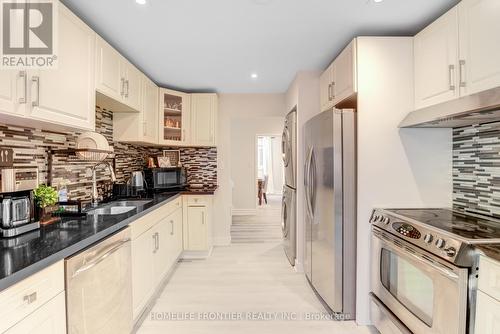 270 Yorkshire Drive, Newmarket, ON - Indoor Photo Showing Kitchen