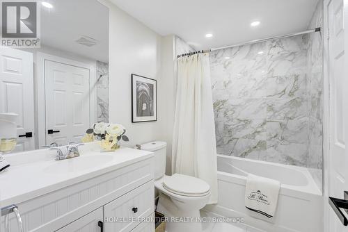 270 Yorkshire Drive, Newmarket, ON - Indoor Photo Showing Bathroom