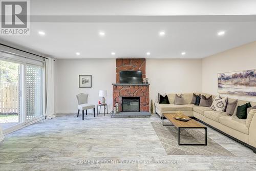 270 Yorkshire Drive, Newmarket, ON - Indoor Photo Showing Living Room With Fireplace