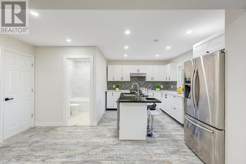 270 Yorkshire Drive, Newmarket, ON - Indoor Photo Showing Kitchen