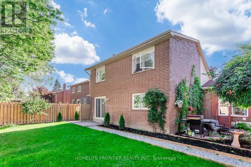 270 Yorkshire Drive, Newmarket, ON - Outdoor With Exterior