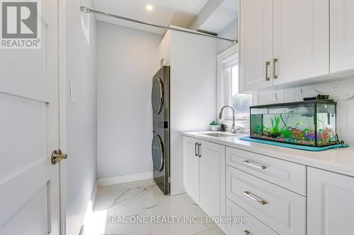 4130 Montrose Crescent, Burlington, ON - Indoor Photo Showing Laundry Room