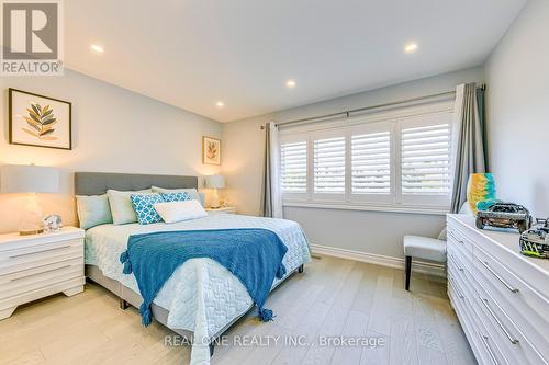 4130 Montrose Crescent, Burlington, ON - Indoor Photo Showing Bedroom