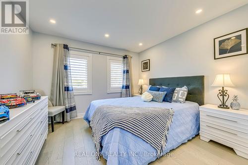 4130 Montrose Crescent, Burlington, ON - Indoor Photo Showing Bedroom