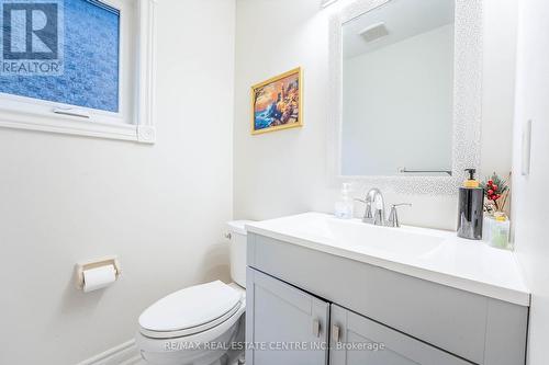 5202 Buttermill Court, Mississauga, ON - Indoor Photo Showing Bathroom