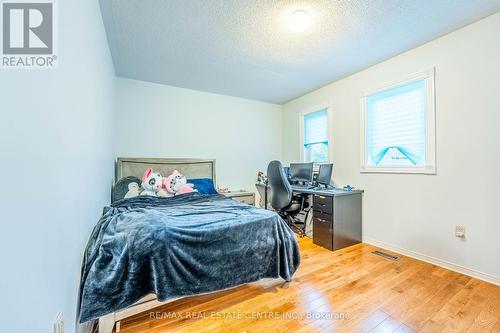 5202 Buttermill Court, Mississauga, ON - Indoor Photo Showing Bedroom