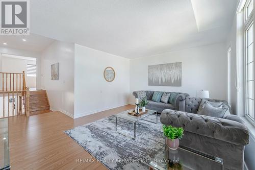 22 Roxton Crescent, Brampton, ON - Indoor Photo Showing Living Room